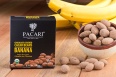 PAC016 Boby kakaové Pacari BIO, v kakaovém prášku s příchutí banánu 90g